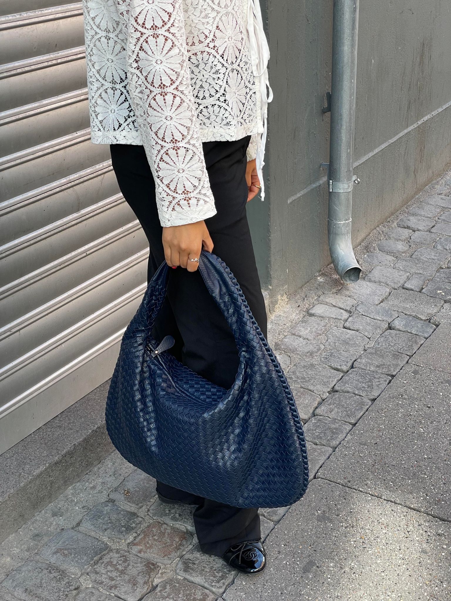 Niya Musthave Bag - Navy