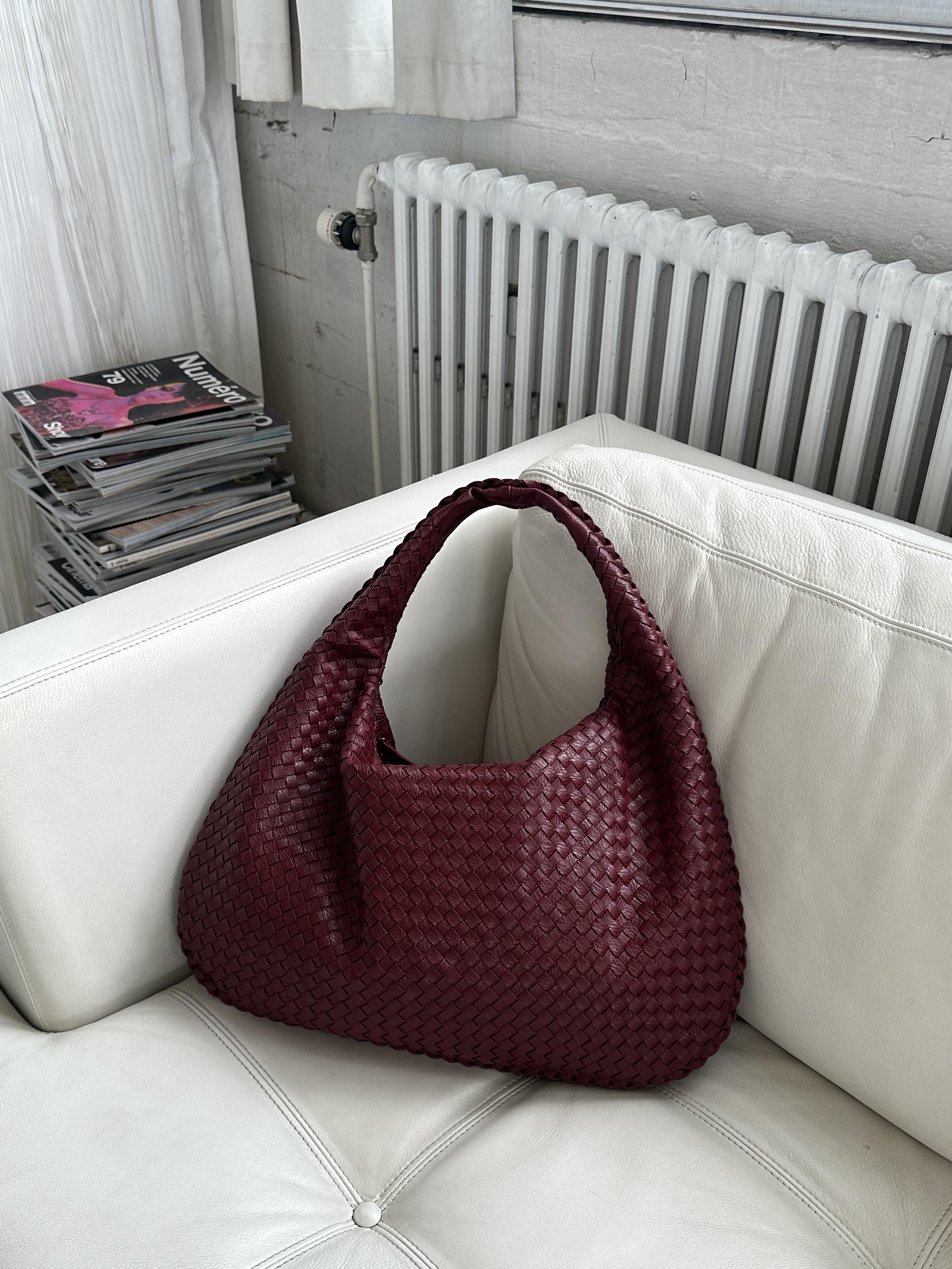 Niya Musthave Bag - Wine red