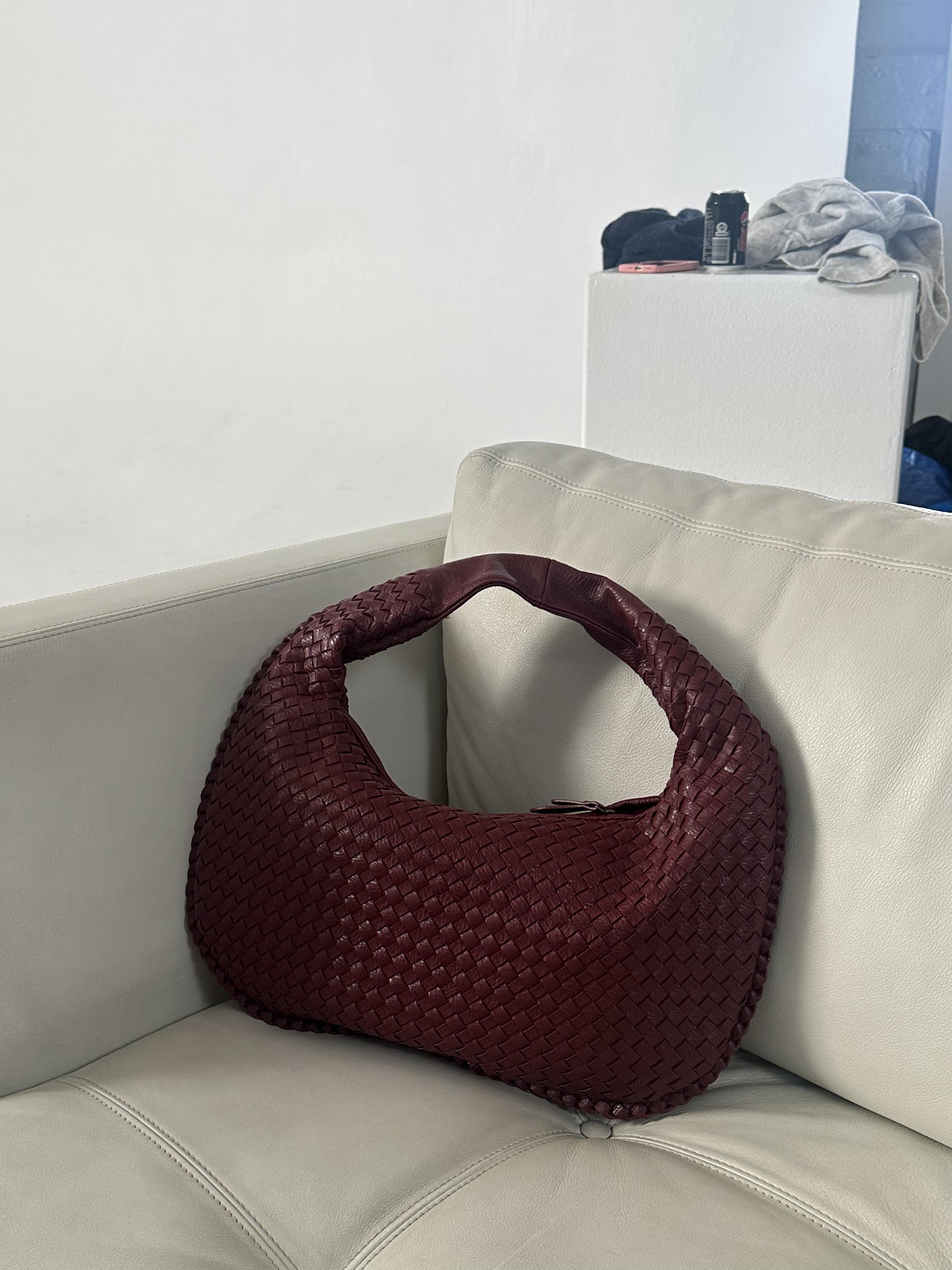 Niya Musthave Bag - Wine red
