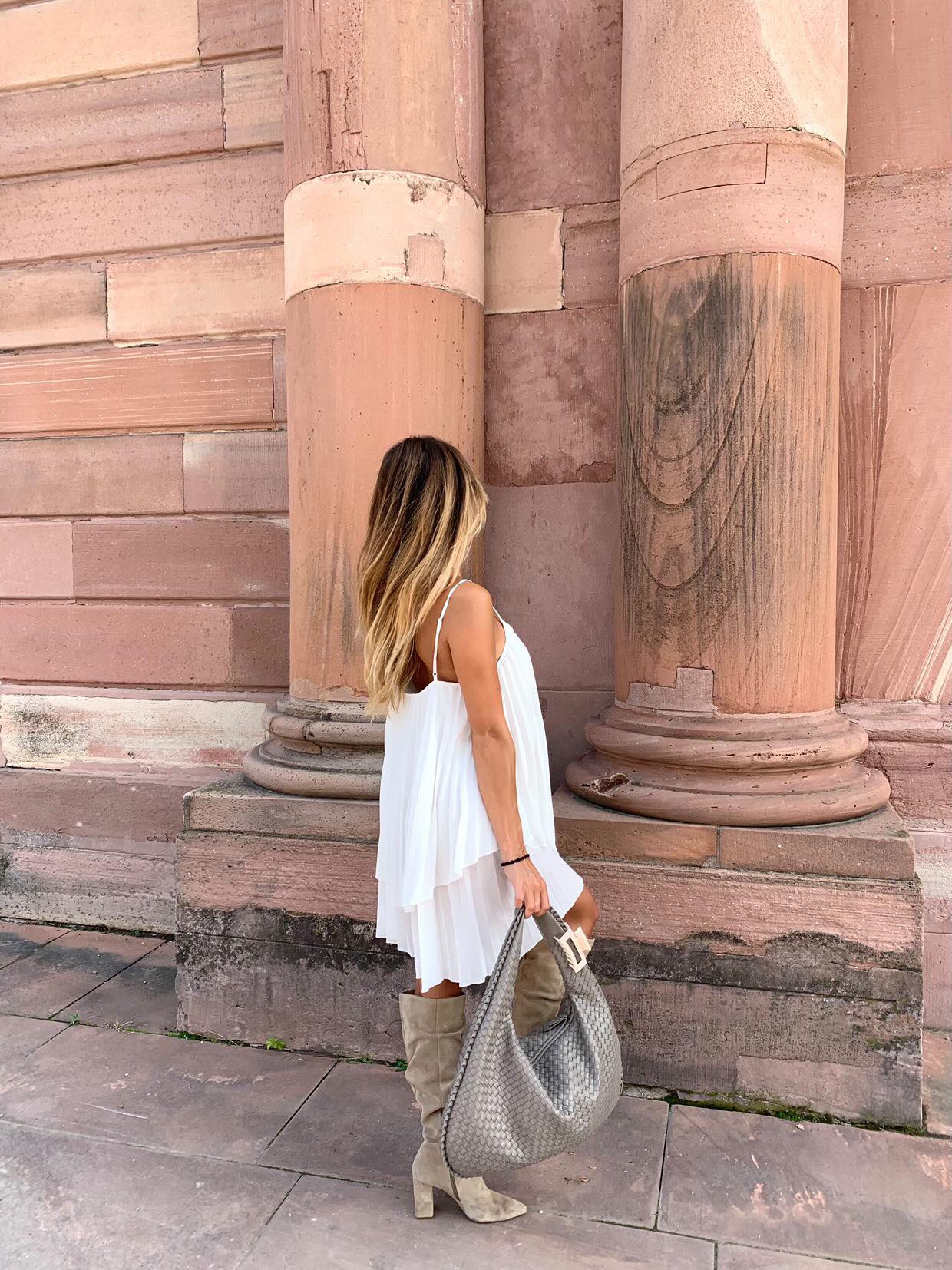 Niya Musthave Bag - Light grey