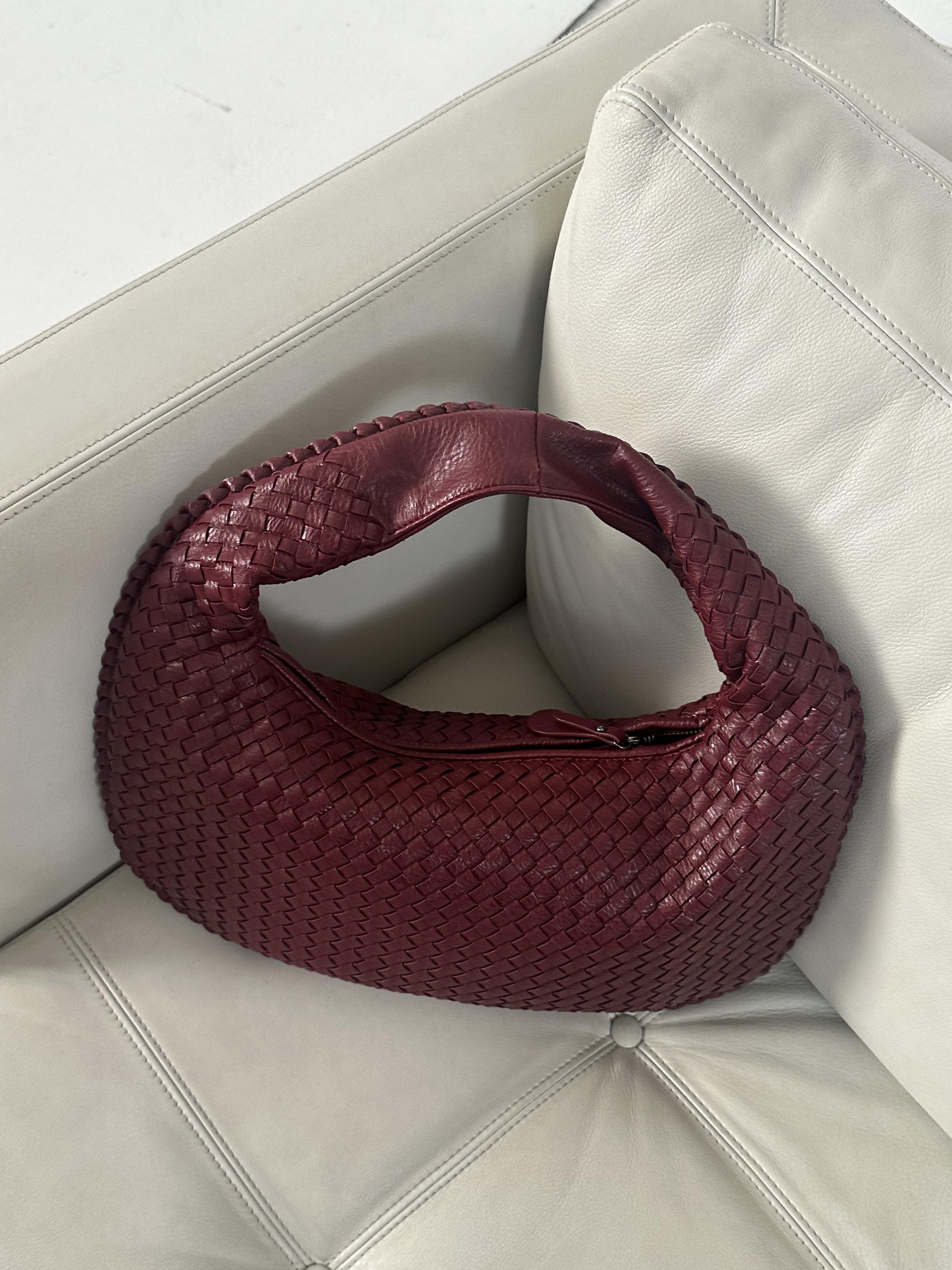 Niya Musthave Bag - Wine red