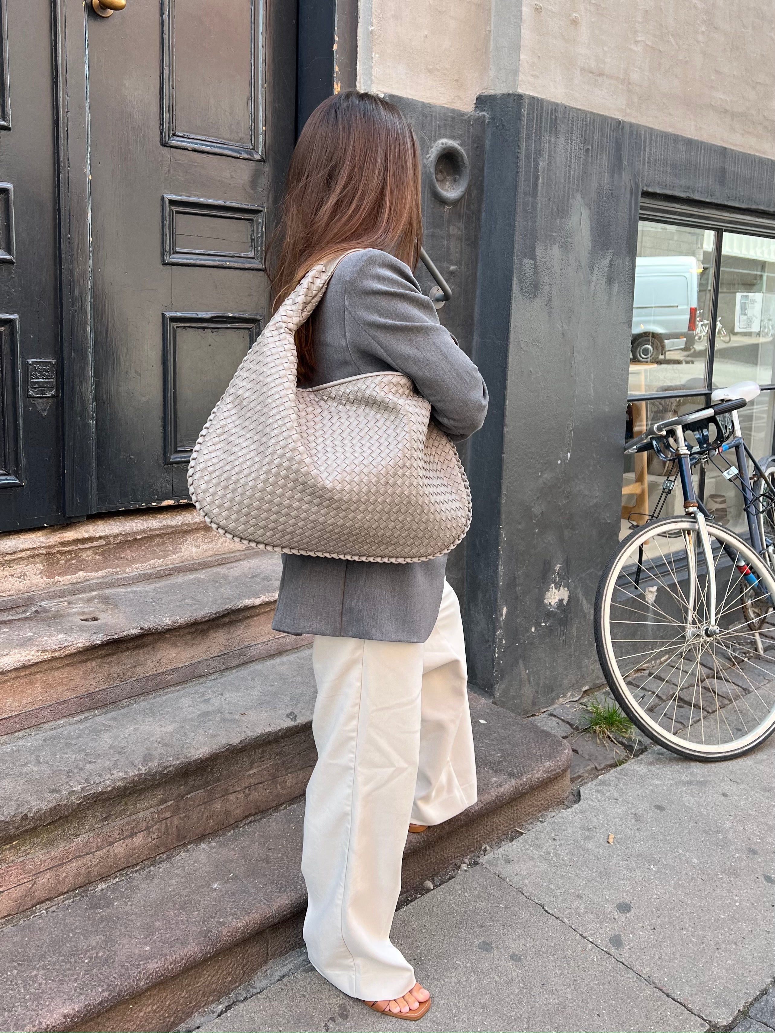 Niya Musthave Bag - Light grey